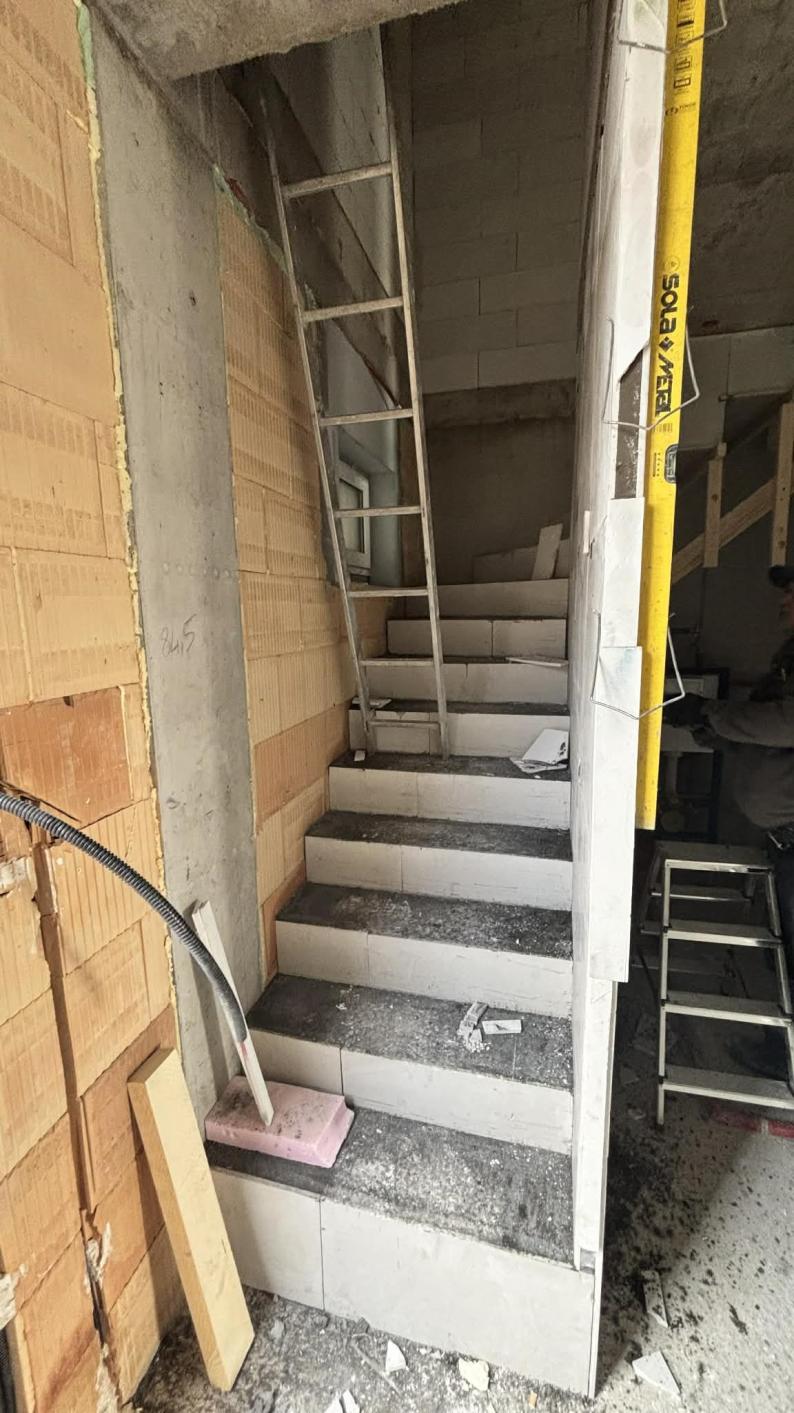 Belső lépcsők betonozása